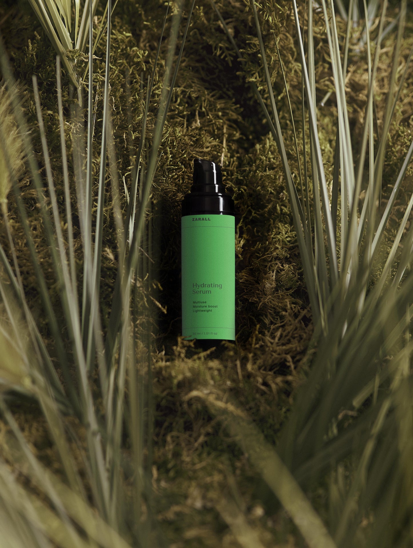 Hydrating Serum – Ser Hidratant cu Acid Hialuronic, Apă de Trandafir & Extract de Cloudberry